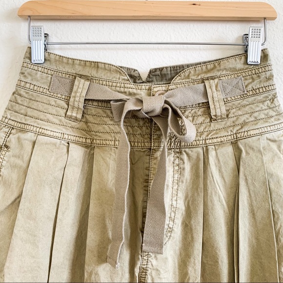 FREE PEOPLE Green Pleated Pants - Picture 3 of 7